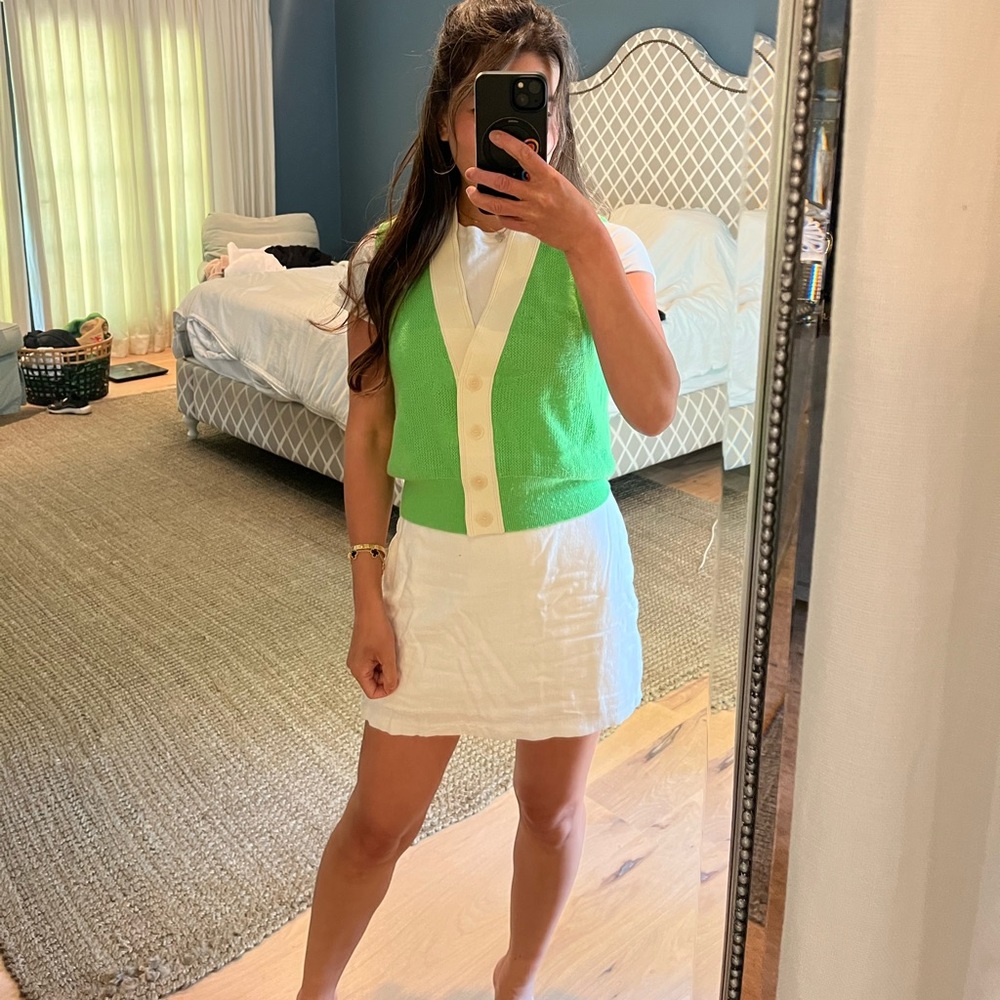 Sandro Tranquille Green Knit Vest with Cream Collar
